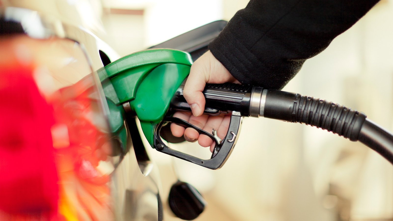 How to be more fuel-efficient when driving